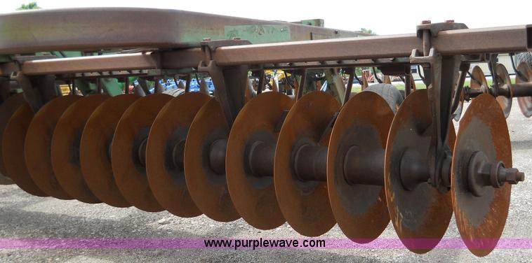 image for item 5002 John Deere 335 disk