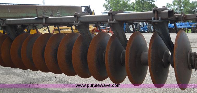 image for item 5002 John Deere 335 disk