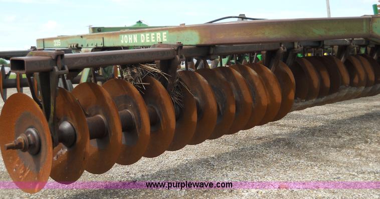 image for item 5002 John Deere 335 disk
