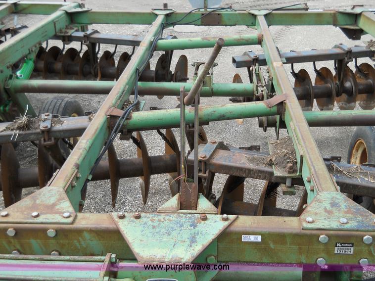 image for item 5002 John Deere 335 disk