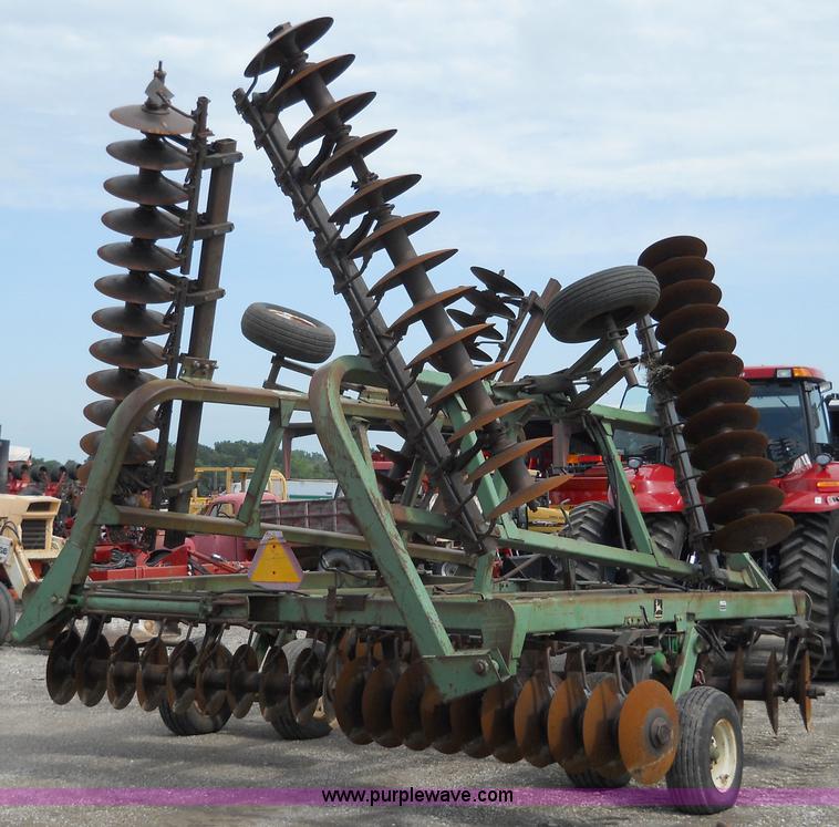 image for item 5002 John Deere 335 disk