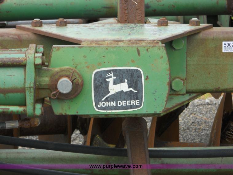 image for item 5002 John Deere 335 disk