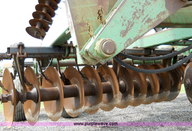 image for item 5002 John Deere 335 disk