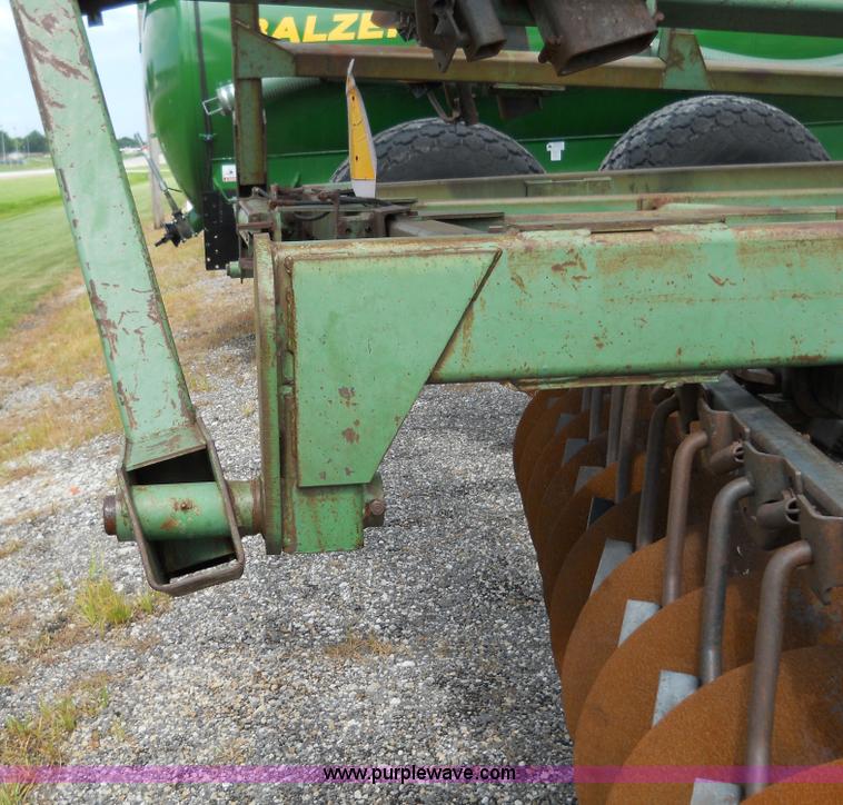 image for item 5002 John Deere 335 disk