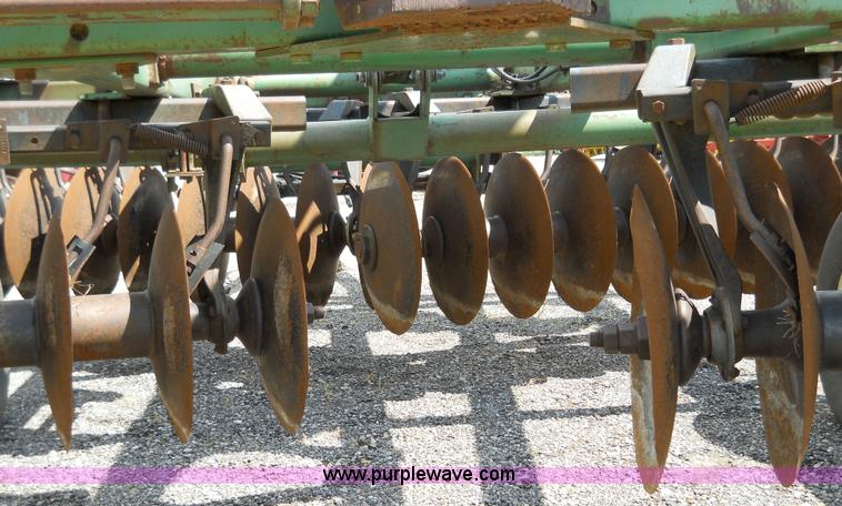 image for item 5002 John Deere 335 disk