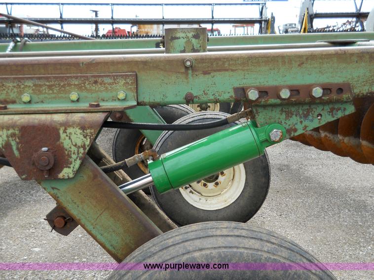 image for item 5002 John Deere 335 disk