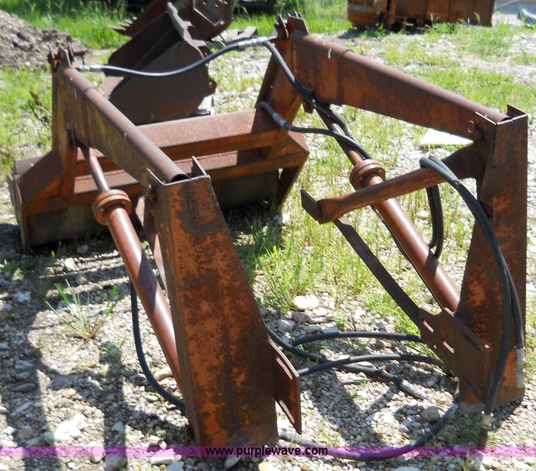 image for item 5006 Front hydraulic tractor loader