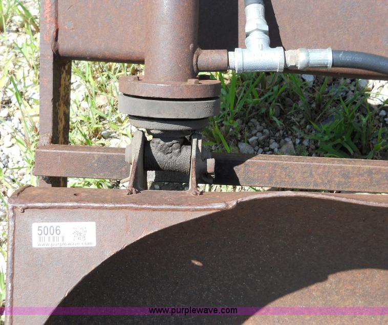 image for item 5006 Front hydraulic tractor loader