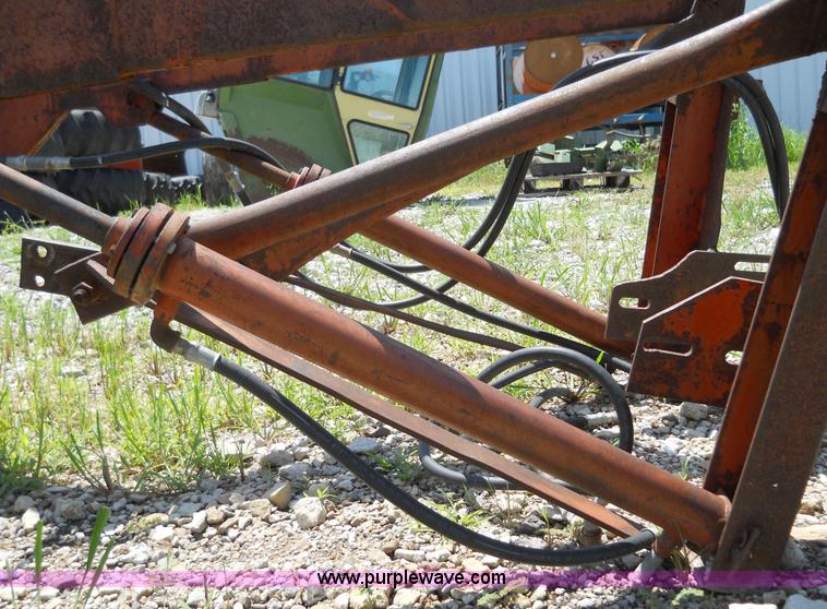 image for item 5006 Front hydraulic tractor loader