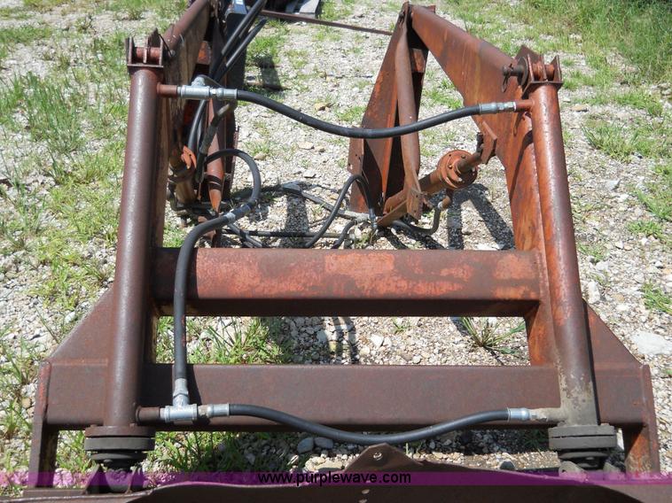 image for item 5006 Front hydraulic tractor loader