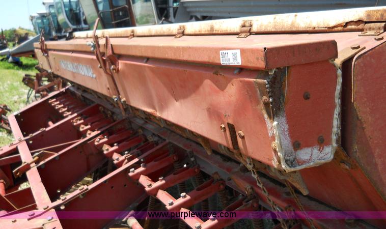 image for item 5011 International 510 drill