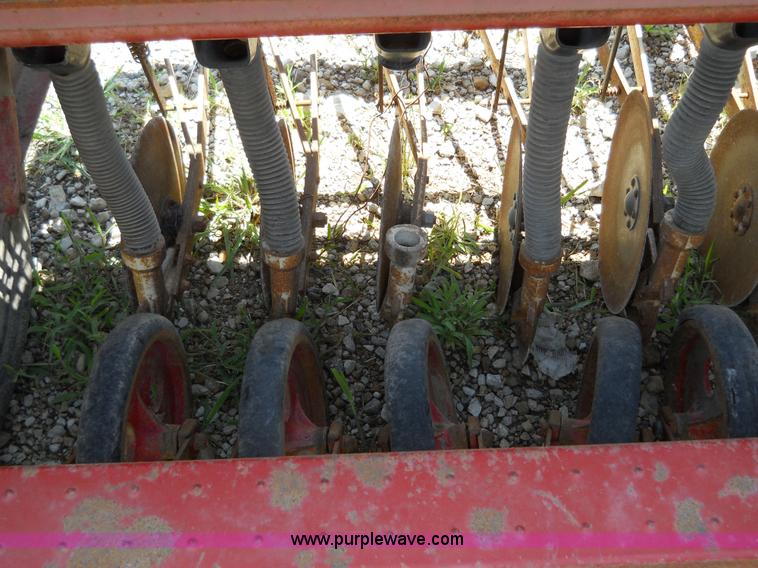 image for item 5011 International 510 drill