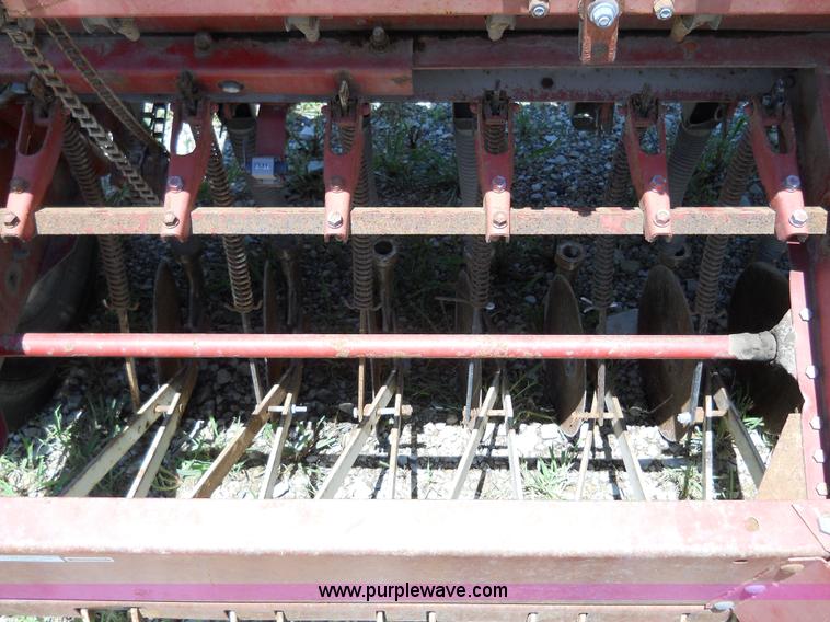 image for item 5011 International 510 drill