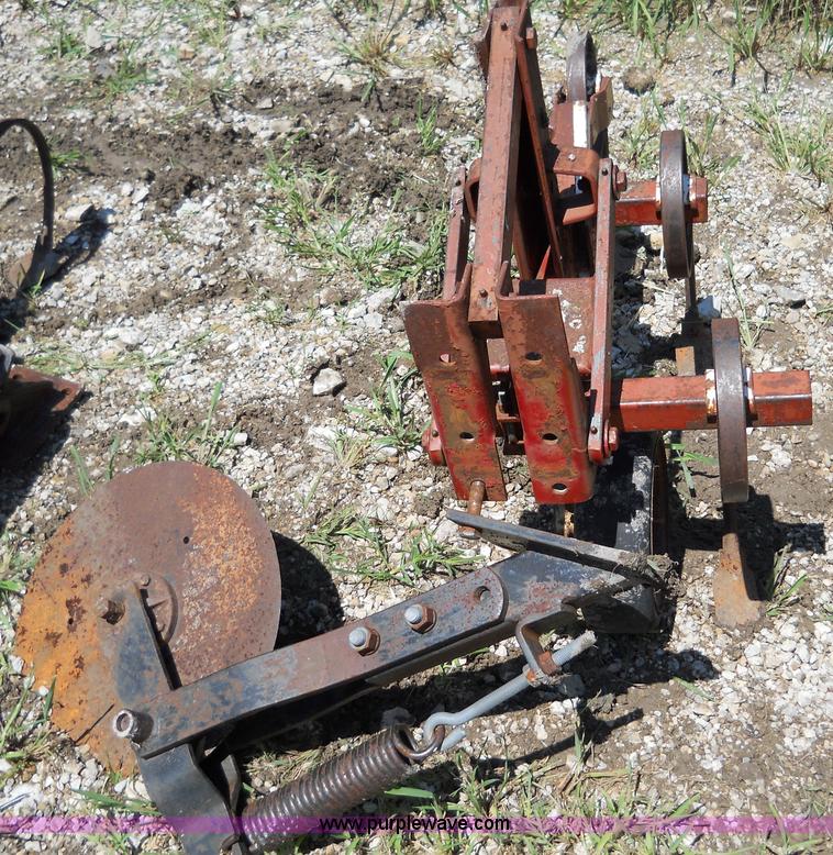 image for item 5013 Cultivator shank assemblies