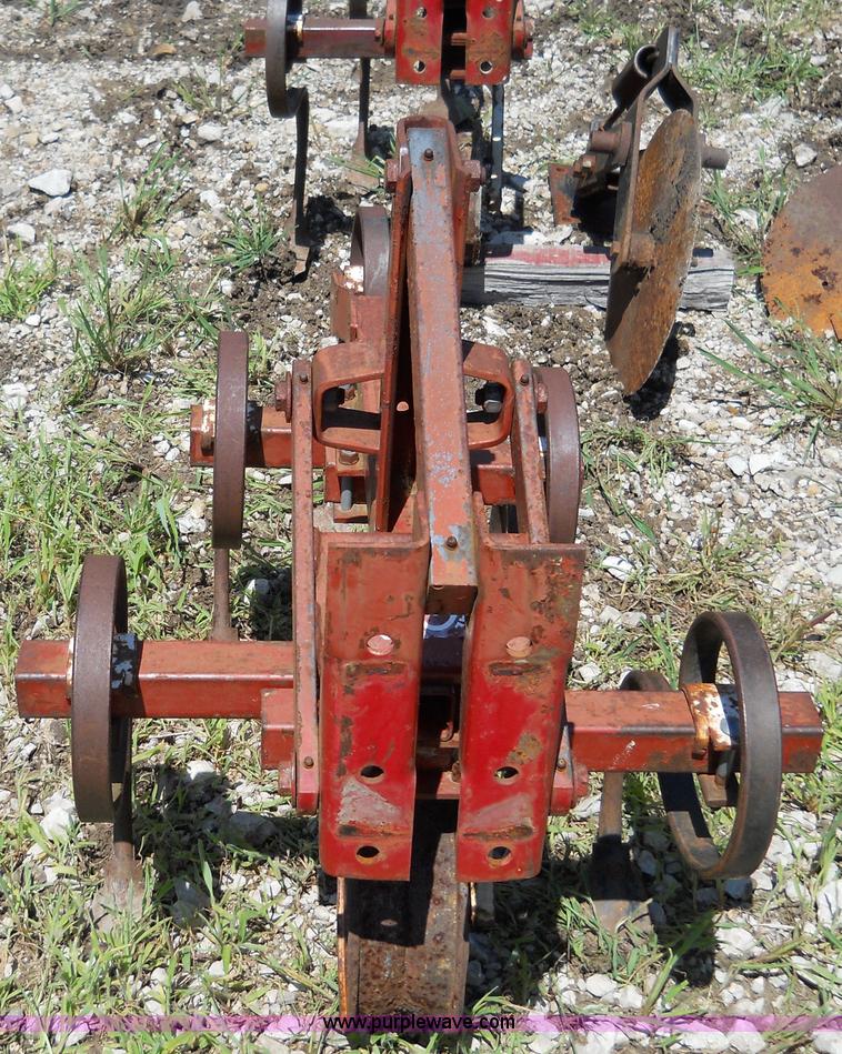 image for item 5013 Cultivator shank assemblies