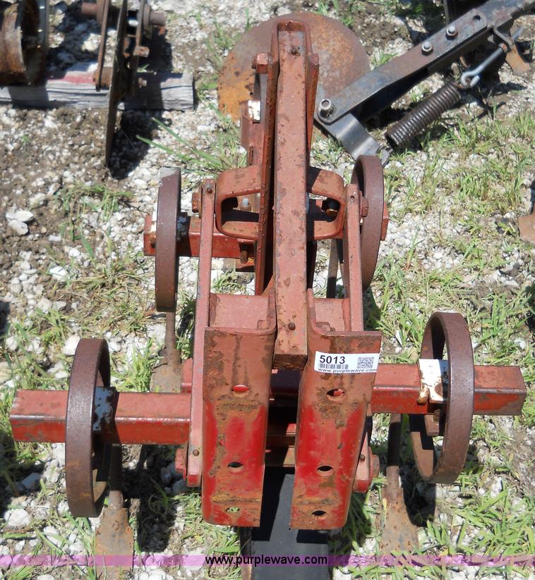 image for item 5013 Cultivator shank assemblies