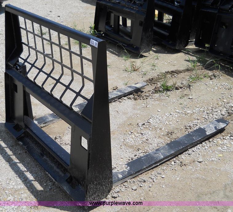 image for item 5016 Pallet fork skid steer attachment
