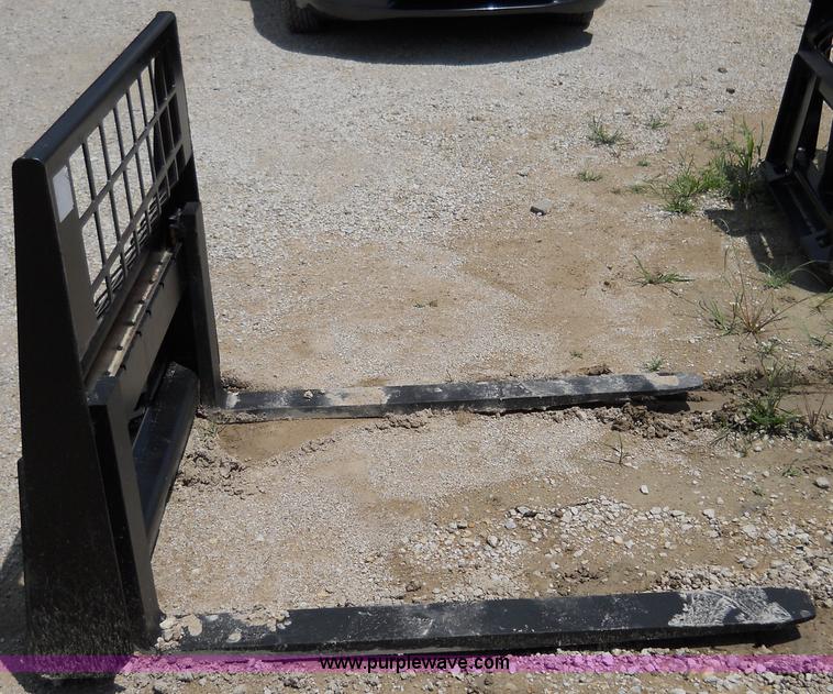 image for item 5016 Pallet fork skid steer attachment