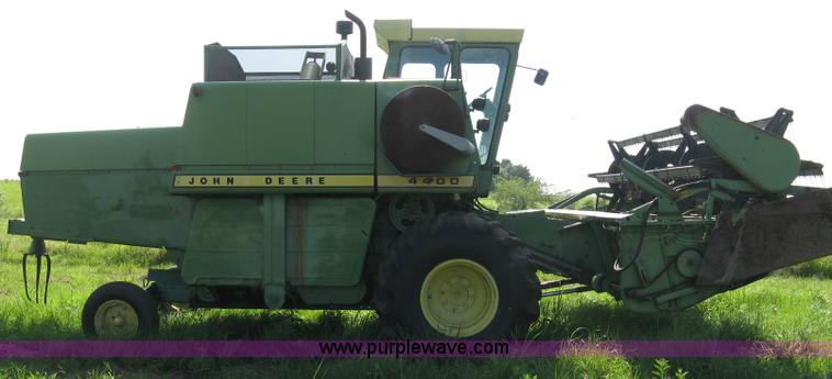 image for item 5042 John Deere 4400 combine with header