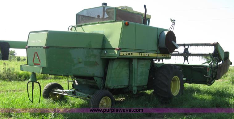 image for item 5042 John Deere 4400 combine with header
