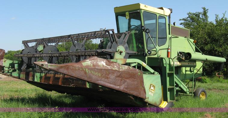 image for item 5042 John Deere 4400 combine with header