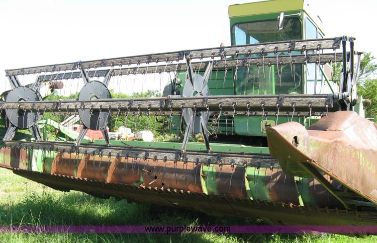 image for item 5042 John Deere 4400 combine with header