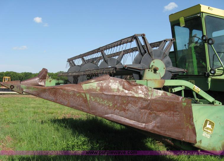 image for item 5042 John Deere 4400 combine with header