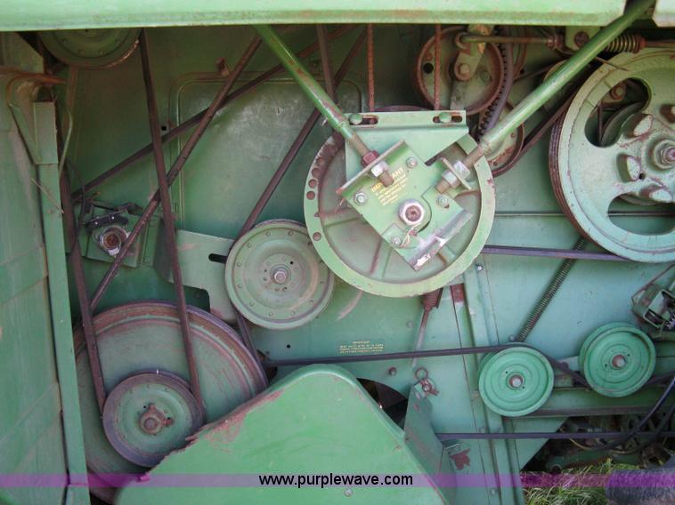 image for item 5042 John Deere 4400 combine with header