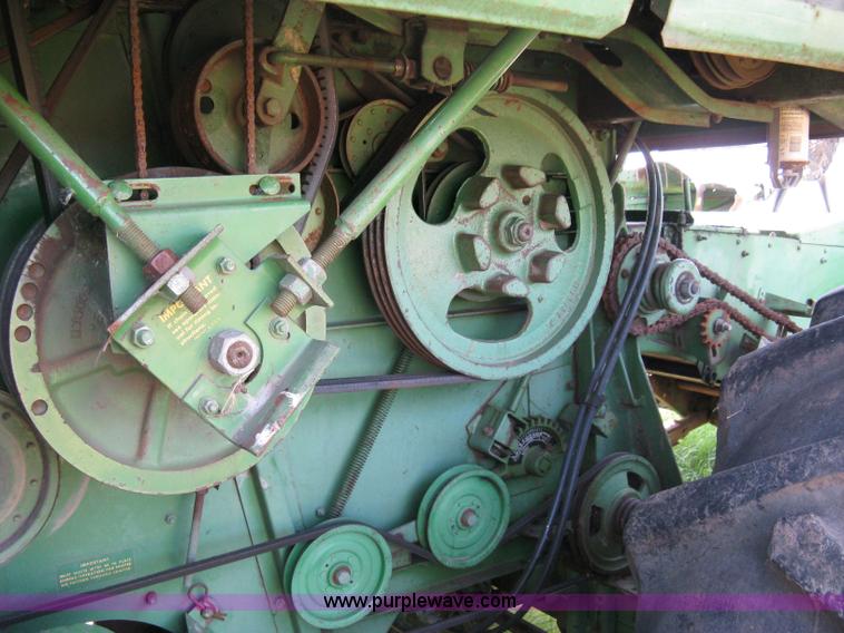 image for item 5042 John Deere 4400 combine with header