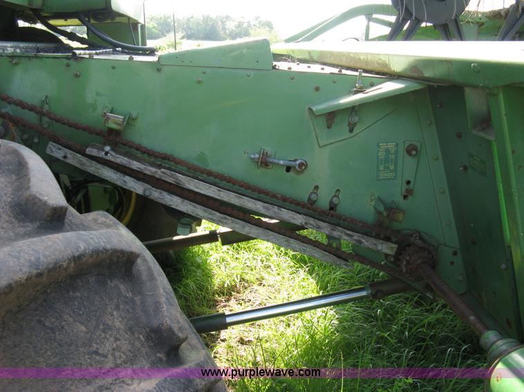 image for item 5042 John Deere 4400 combine with header