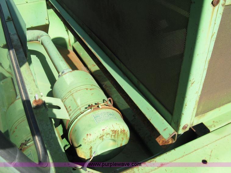 image for item 5042 John Deere 4400 combine with header