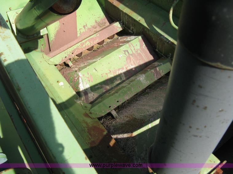 image for item 5042 John Deere 4400 combine with header