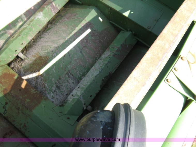 image for item 5042 John Deere 4400 combine with header