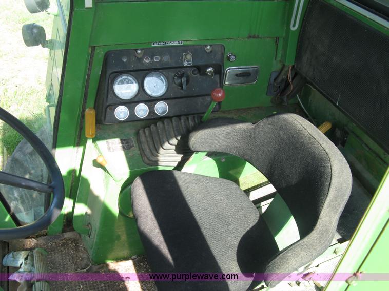 image for item 5042 John Deere 4400 combine with header