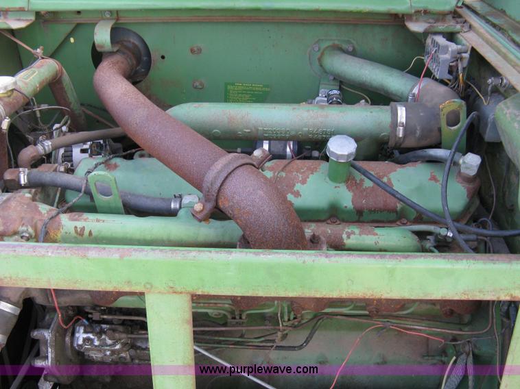 image for item 5042 John Deere 4400 combine with header