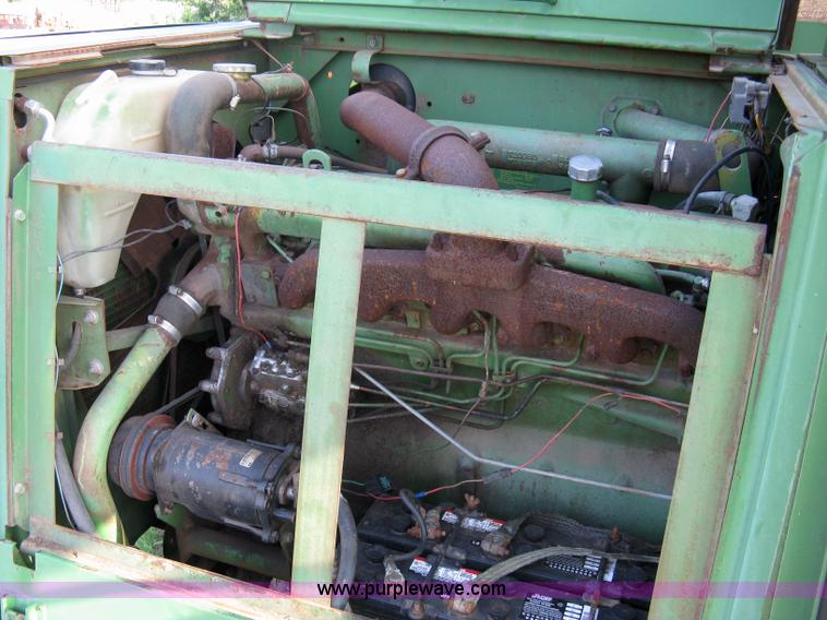 image for item 5042 John Deere 4400 combine with header