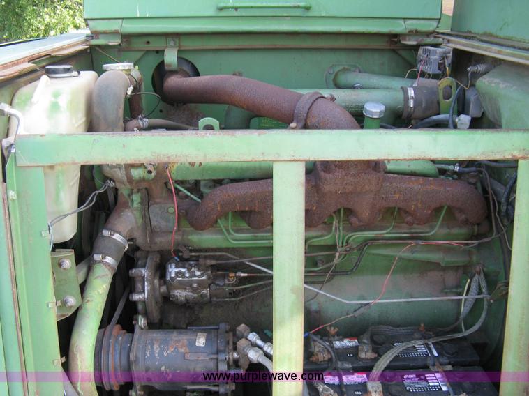 image for item 5042 John Deere 4400 combine with header