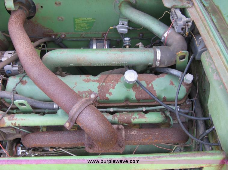 image for item 5042 John Deere 4400 combine with header