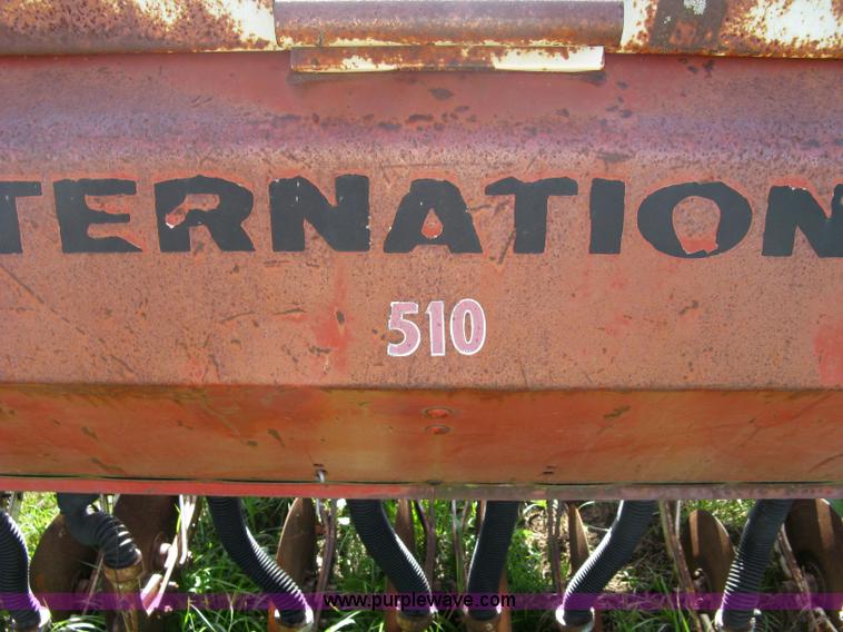 image for item 5044 International 510 drill