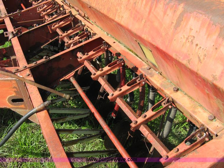 image for item 5044 International 510 drill