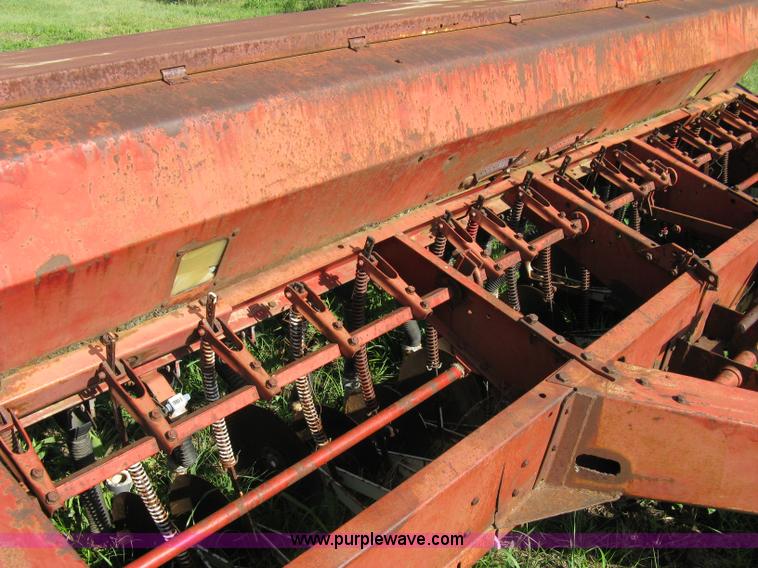 image for item 5044 International 510 drill