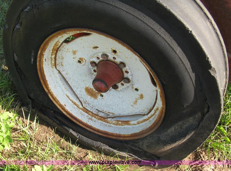 image for item 5044 International 510 drill