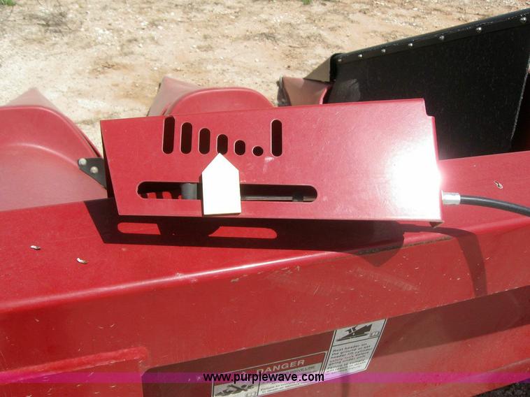 image for item 6116 2008 Case 2208 corn head