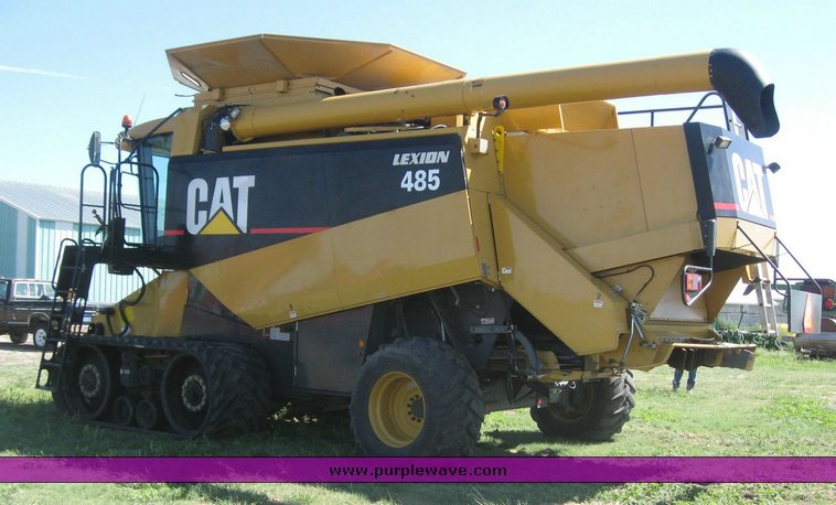 image for item 6135 2000 Caterpillar Lexion 485 combine