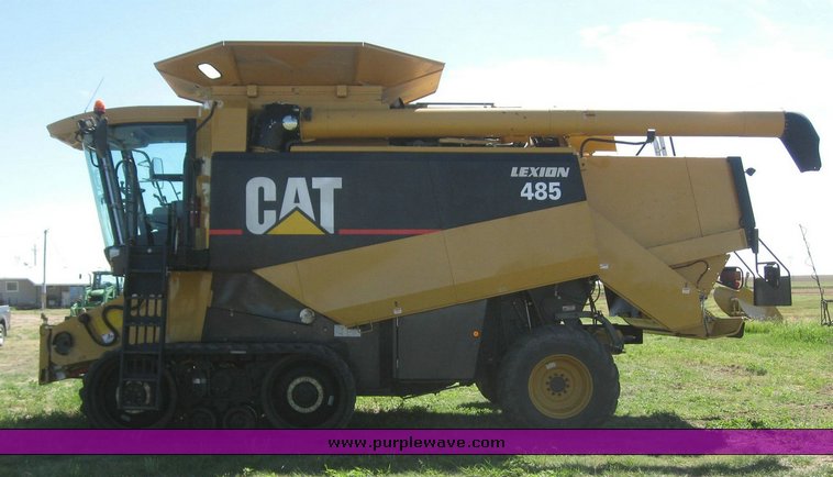 image for item 6135 2000 Caterpillar Lexion 485 combine