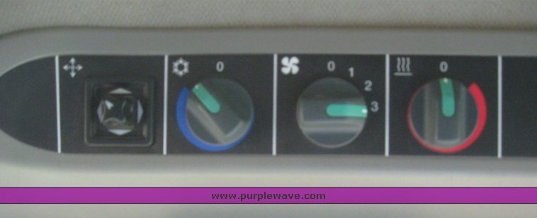 image for item 6135 2000 Caterpillar Lexion 485 combine