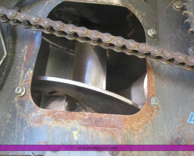 image for item 6135 2000 Caterpillar Lexion 485 combine