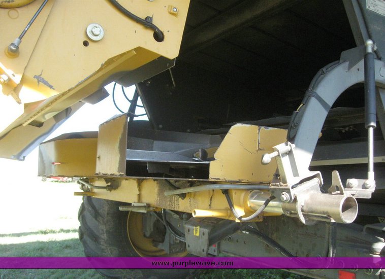 image for item 6135 2000 Caterpillar Lexion 485 combine