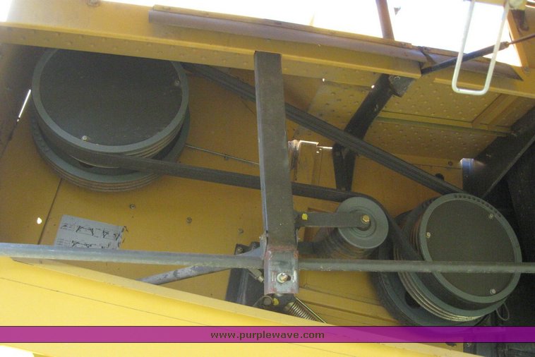 image for item 6135 2000 Caterpillar Lexion 485 combine