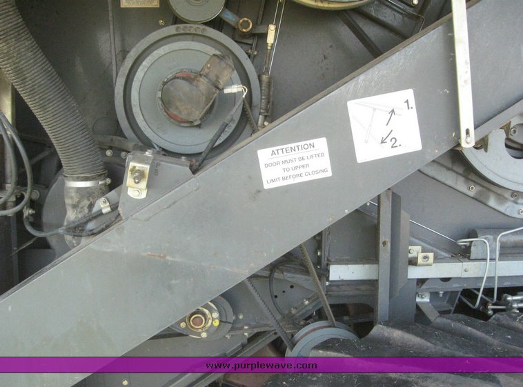 image for item 6135 2000 Caterpillar Lexion 485 combine